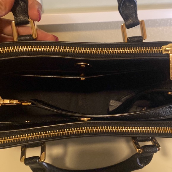 Tory Burch Robinson Perforated Micro Double Zip Tote Black-Birch with wallet - Picture 10 of 11